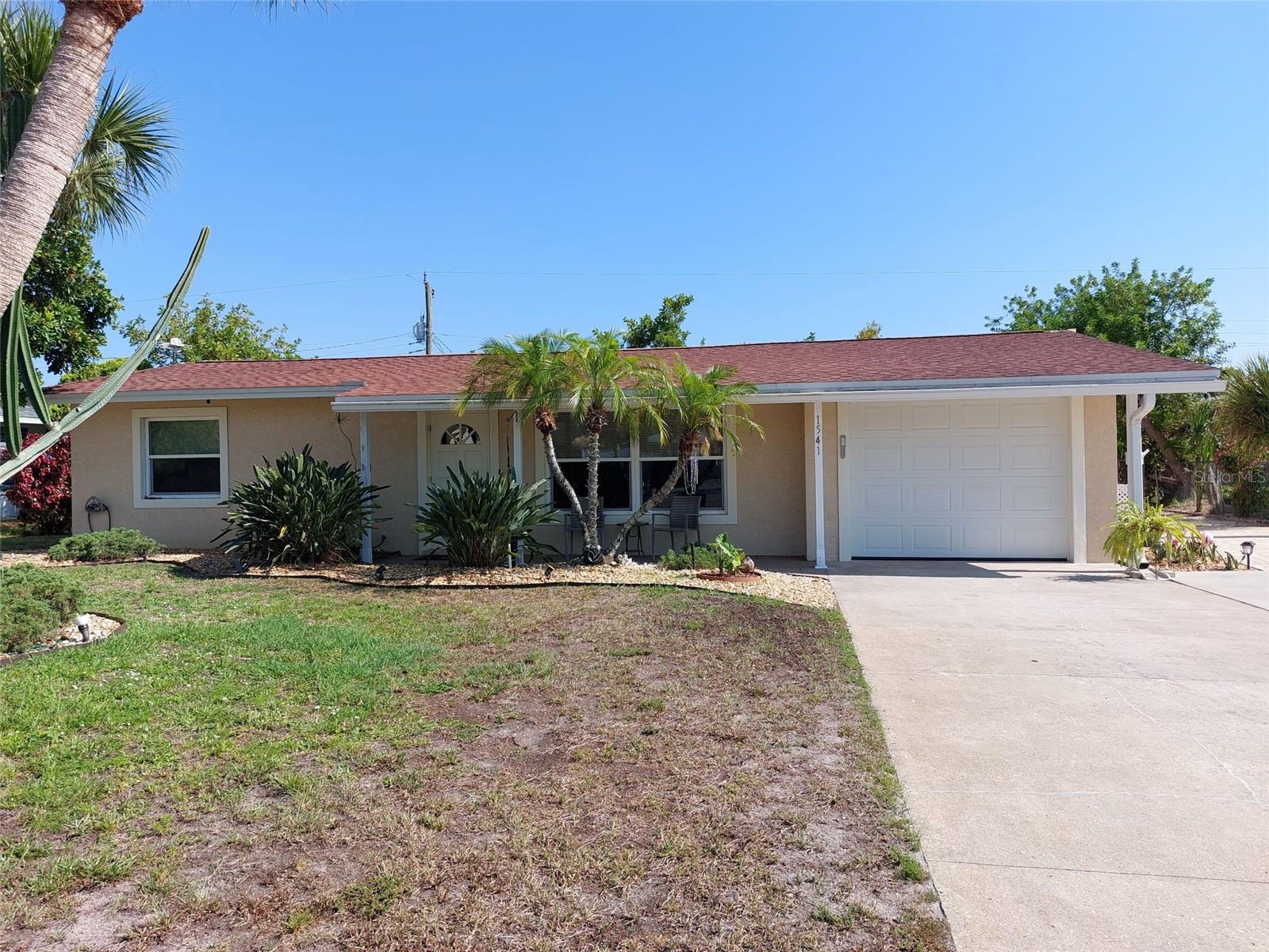 1541 Crest Dr Property Photo 1