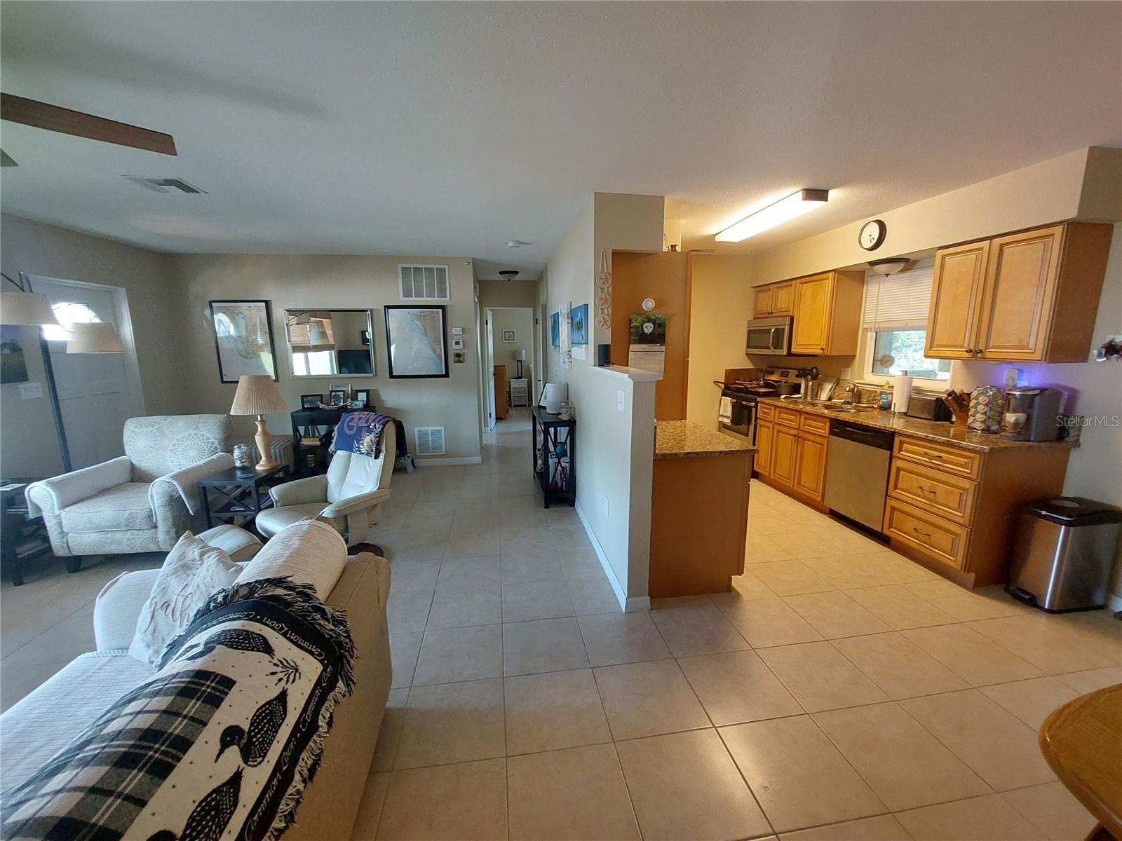 1541 Crest Dr Property Photo 5