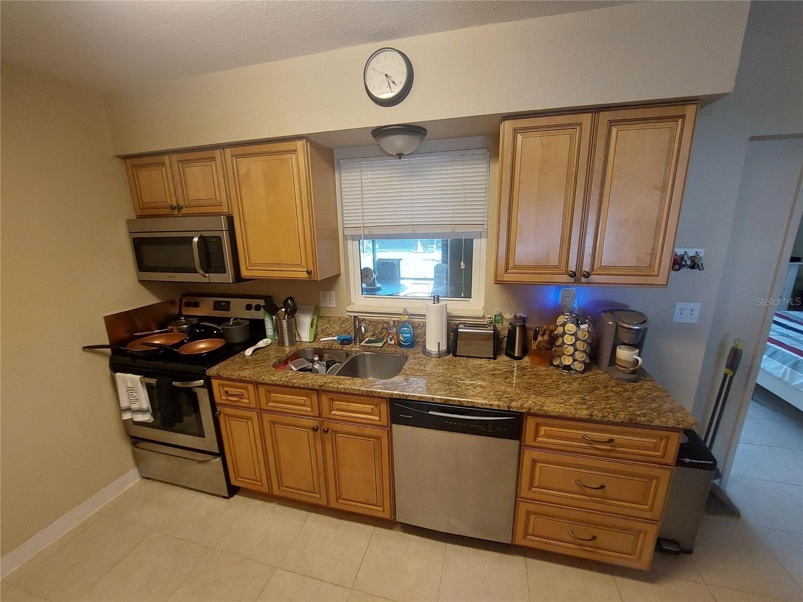 1541 Crest Dr Property Photo 6