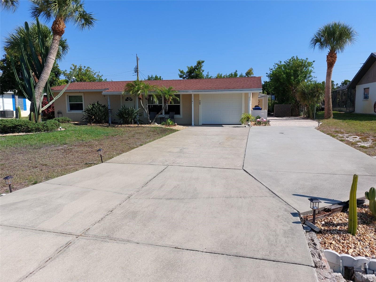1541 Crest Dr Property Photo 22