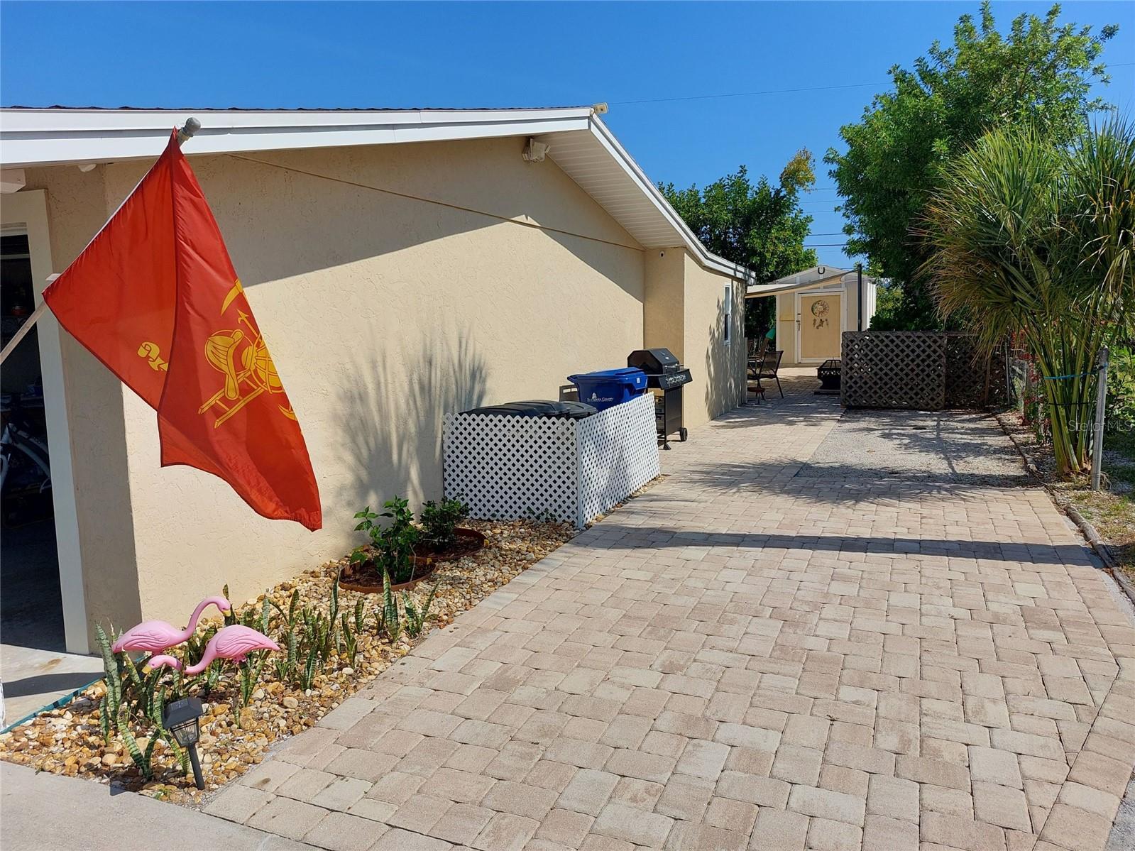 1541 Crest Dr Property Photo 23
