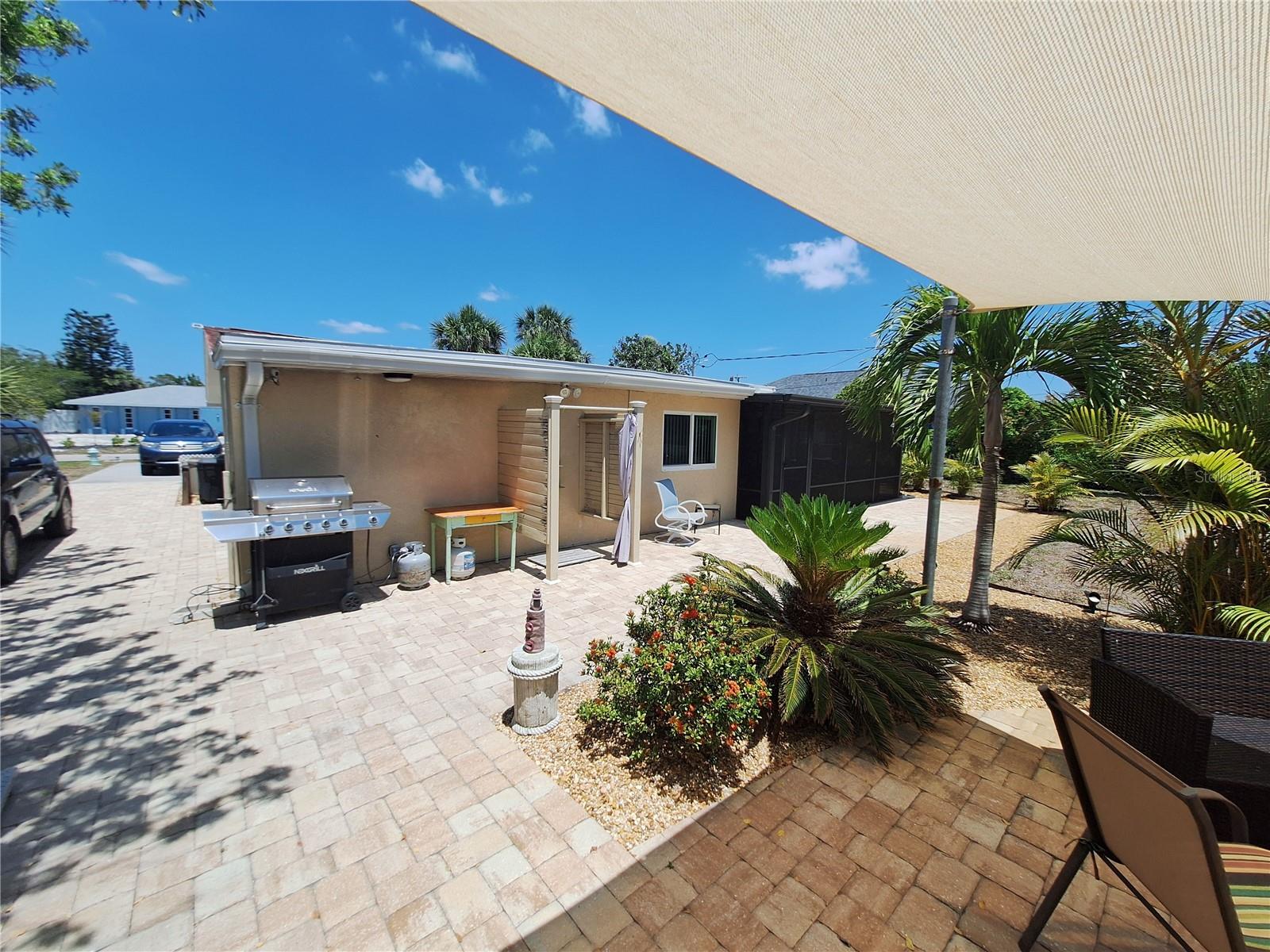 1541 Crest Dr Property Photo 25