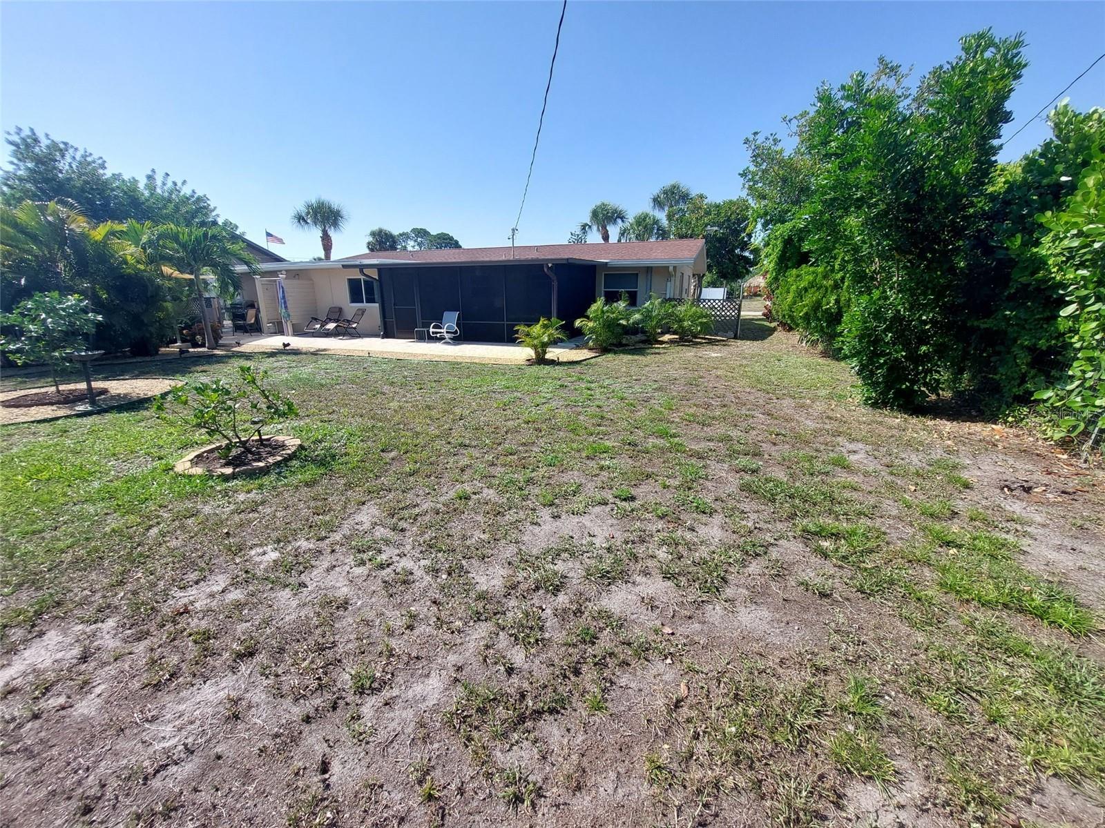 1541 Crest Dr Property Photo 27