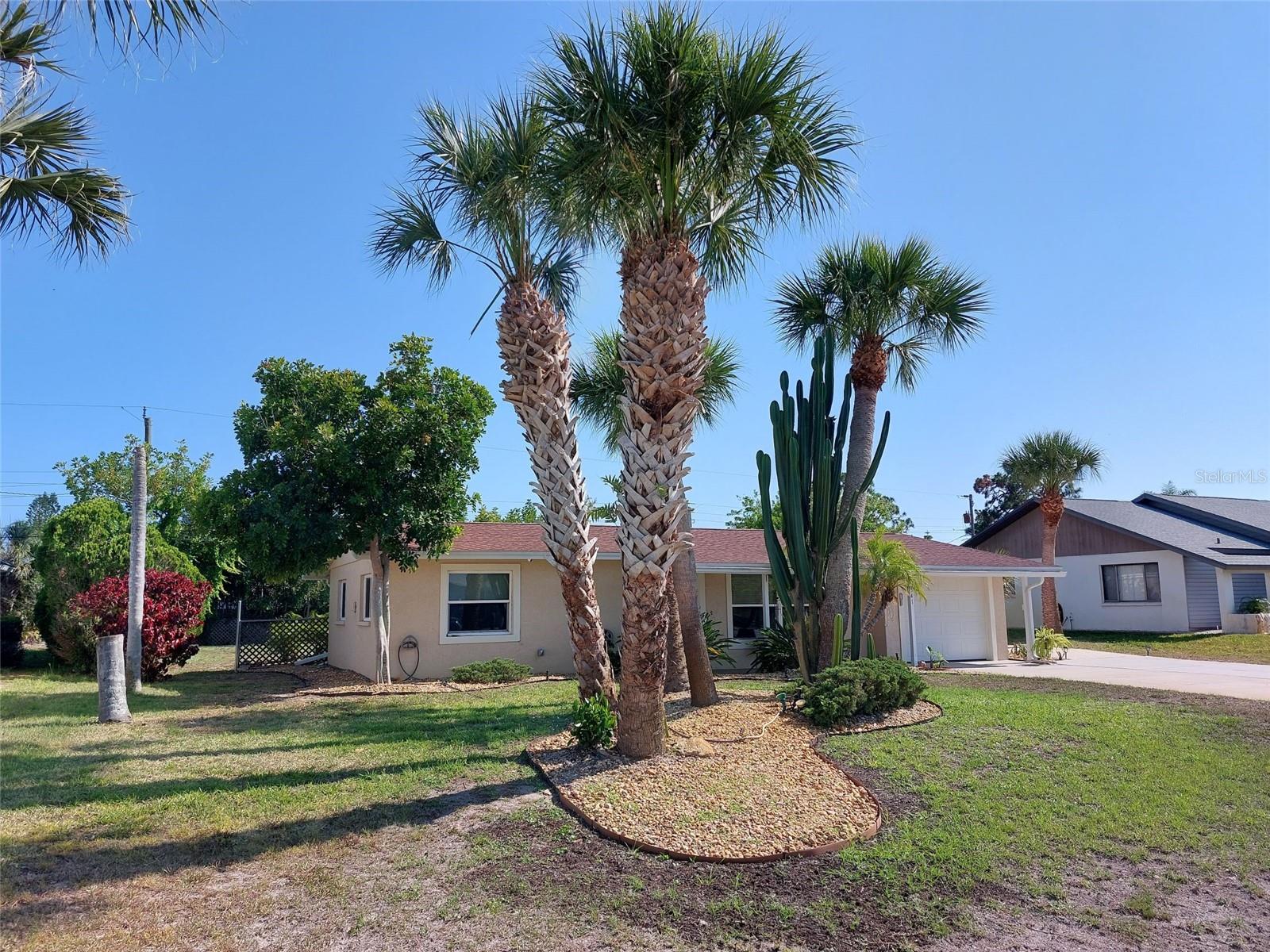 1541 Crest Dr Property Photo 29