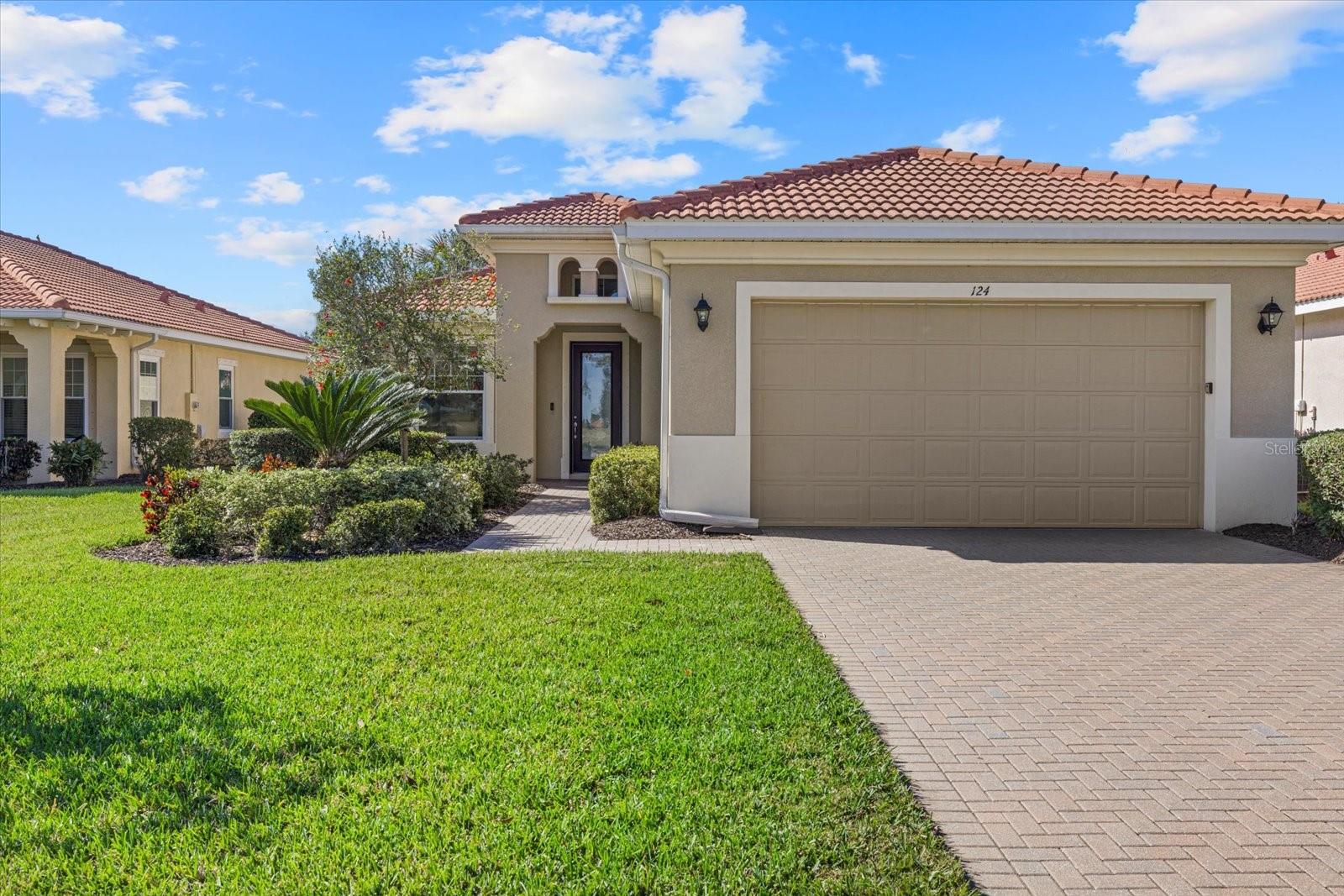124 Pesaro Dr Property Photo