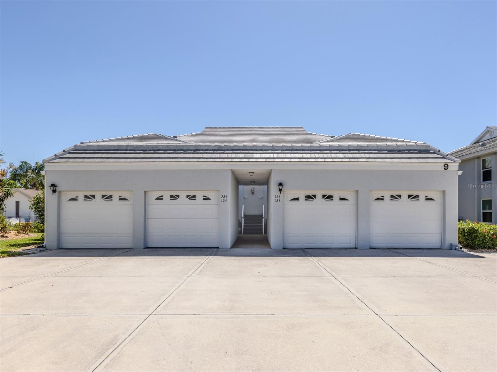 1041 Capri Isles Blvd #224 Property Photo 1