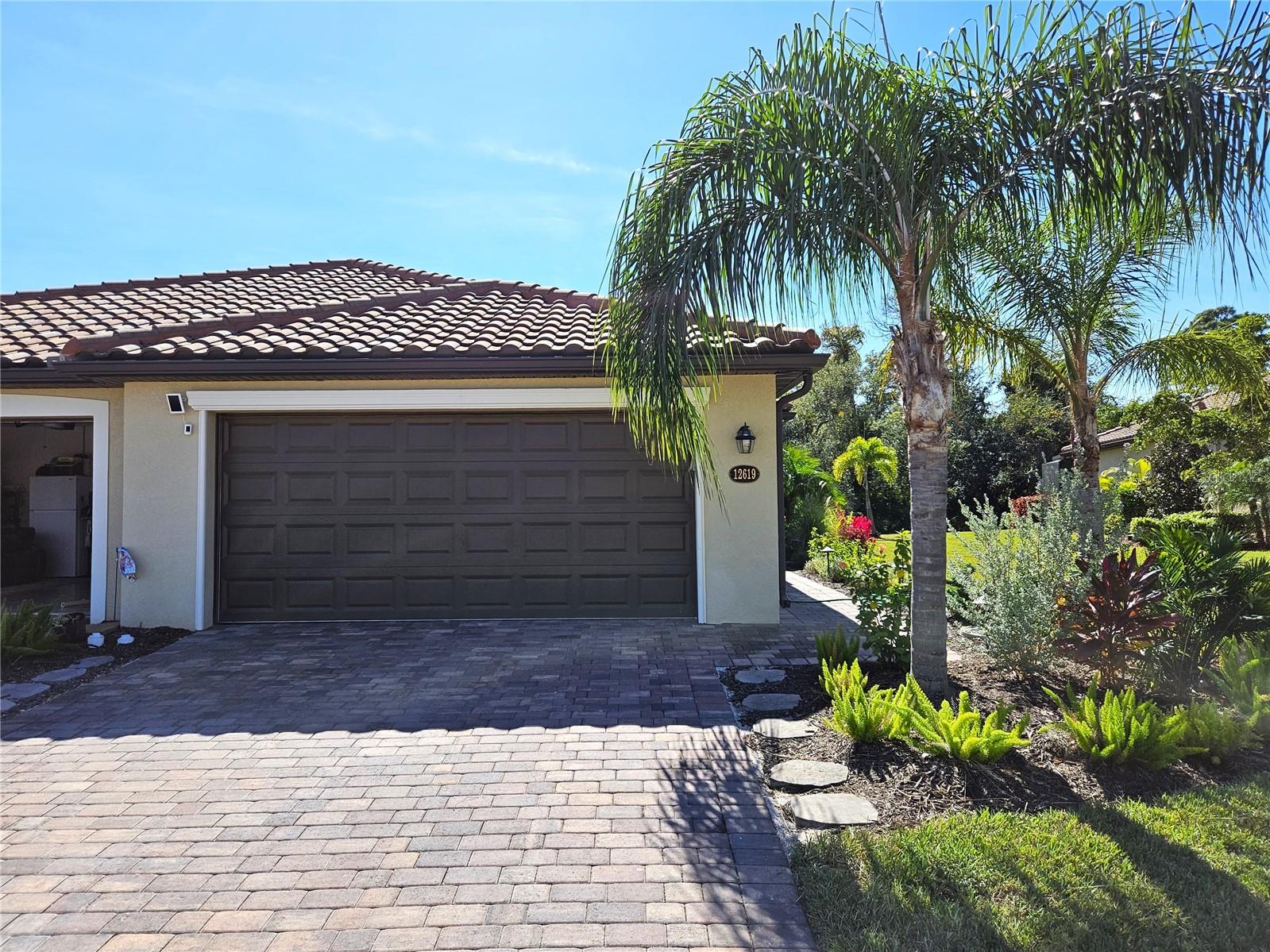 12619 Garibaldi Ln Property Photo 1