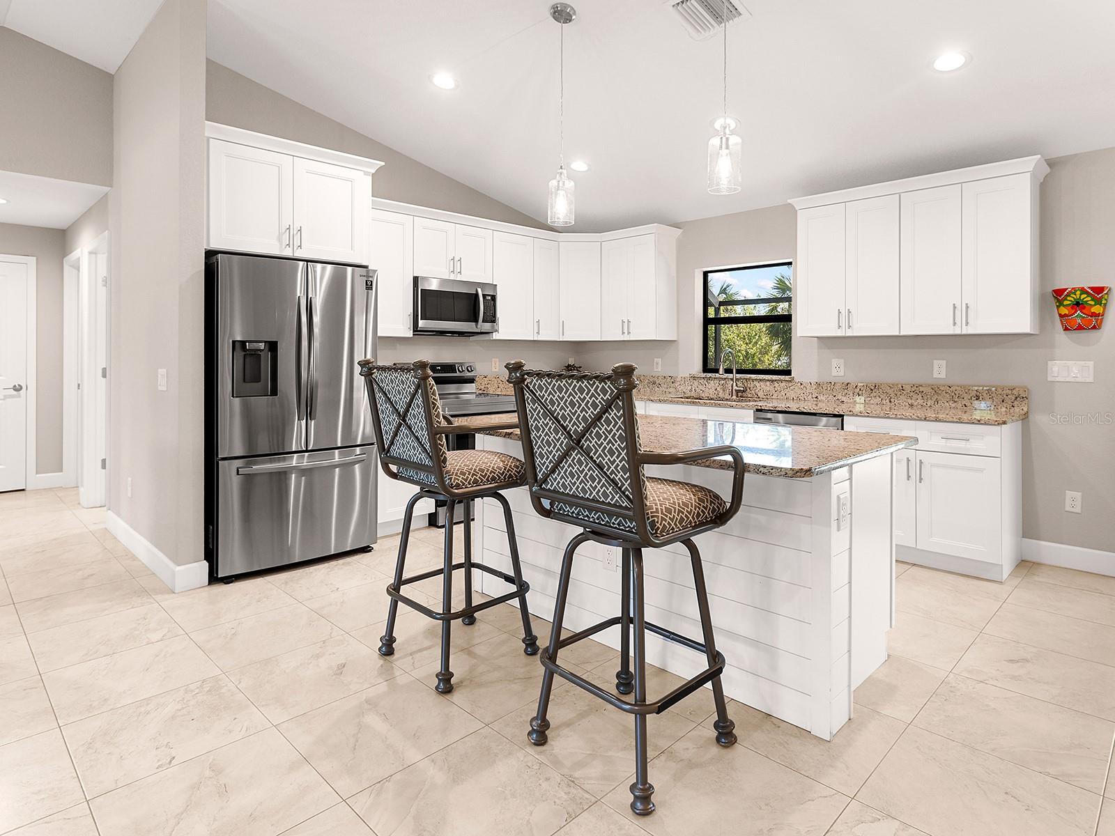 6126 Spinnaker Blvd Property Photo 4