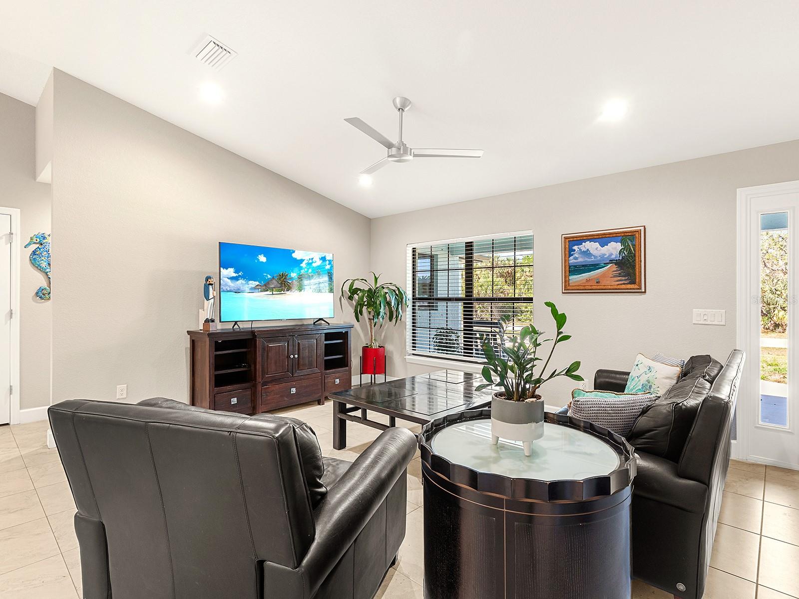 6126 Spinnaker Blvd Property Photo 8