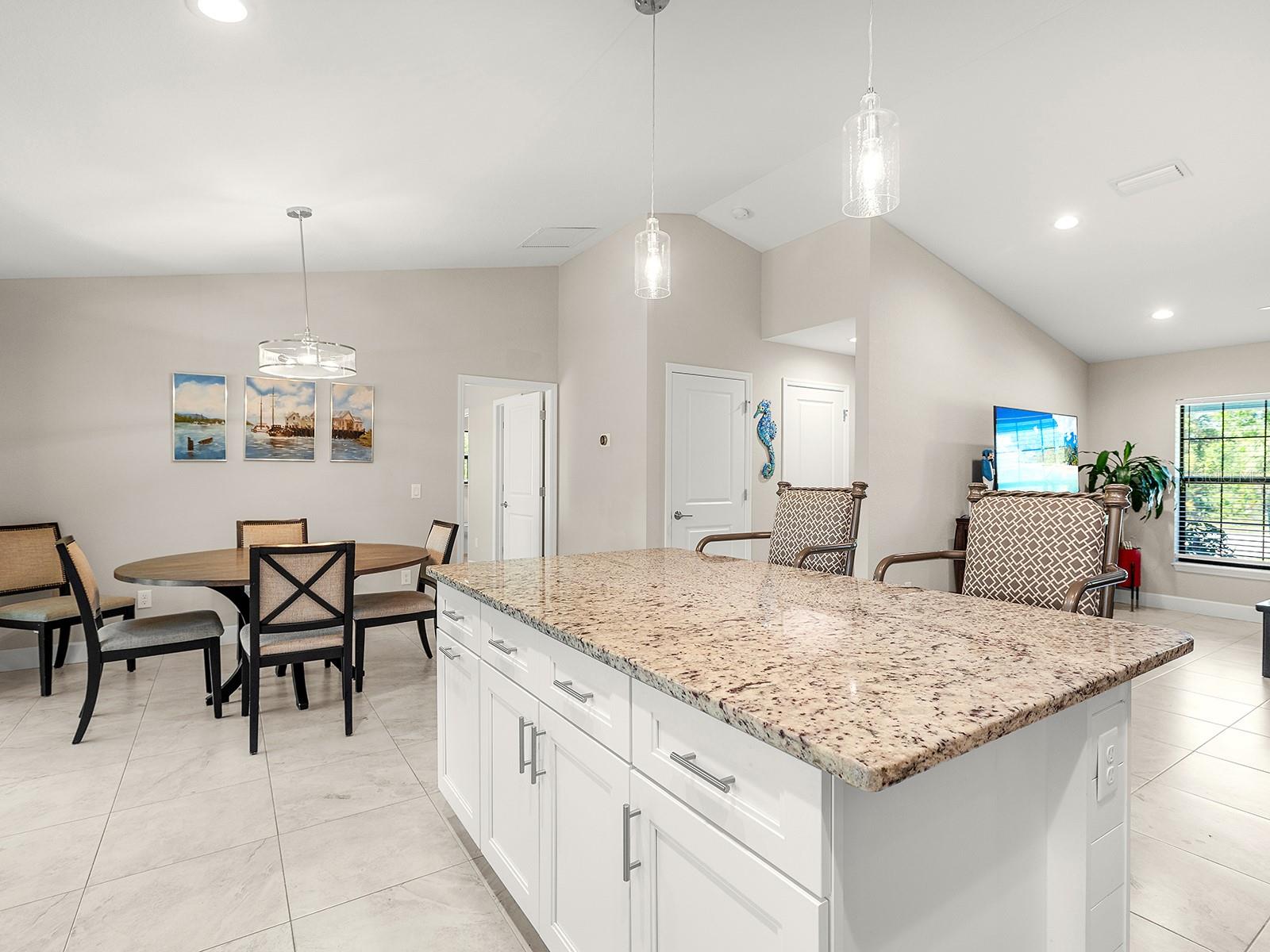 6126 Spinnaker Blvd Property Photo 14