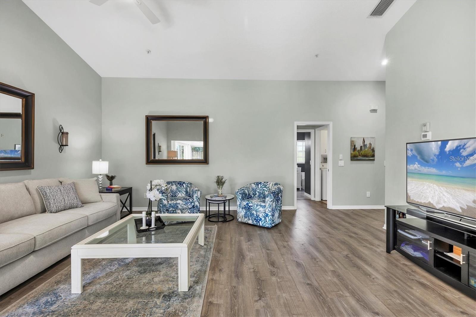 809 Montrose Dr #203 Property Photo 15