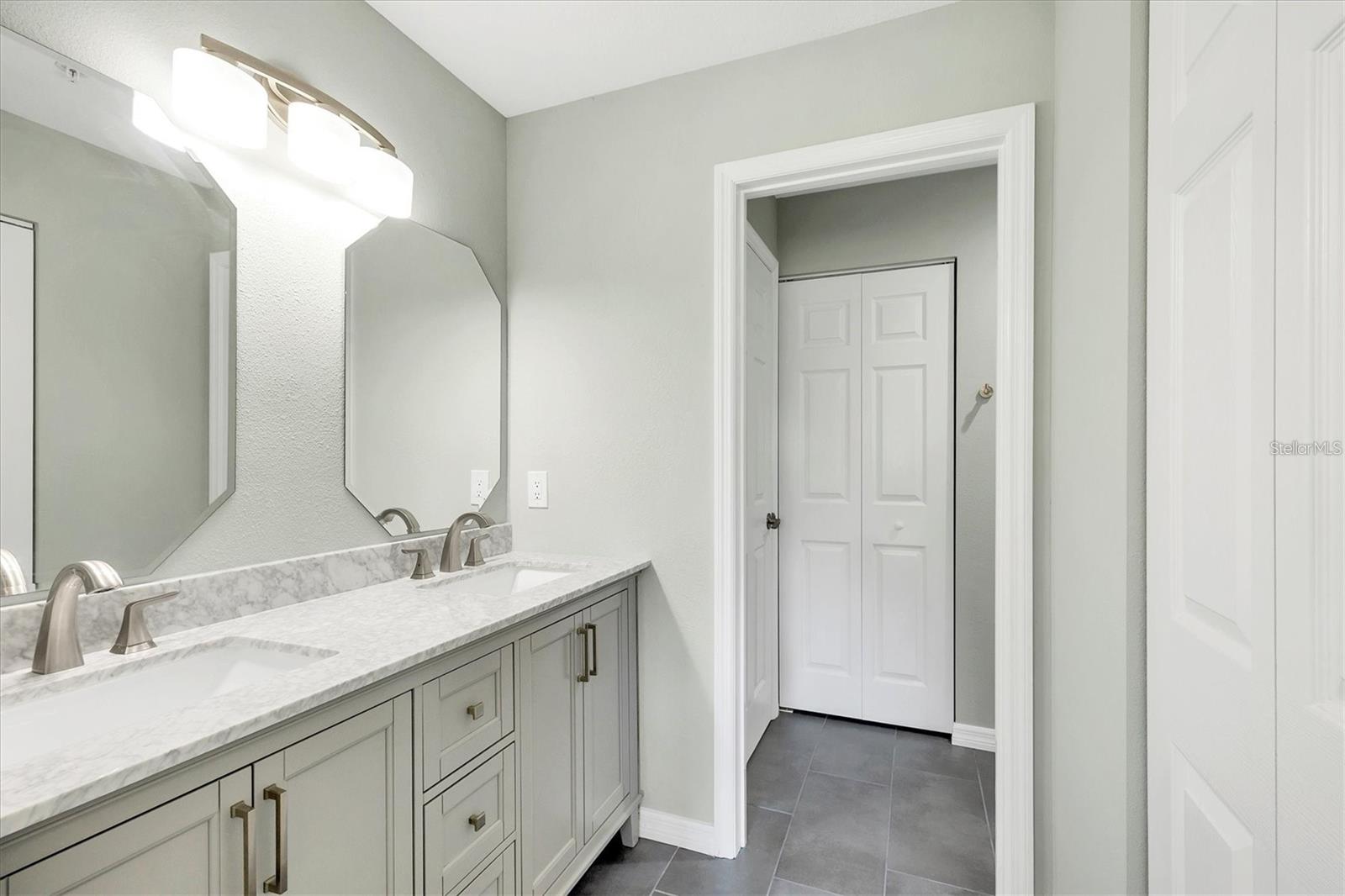 809 Montrose Dr #203 Property Photo 19