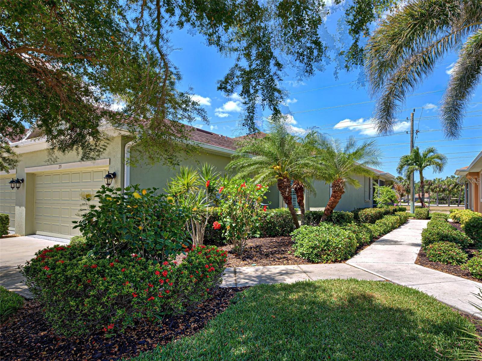 275 Capulet Dr Property Photo 4