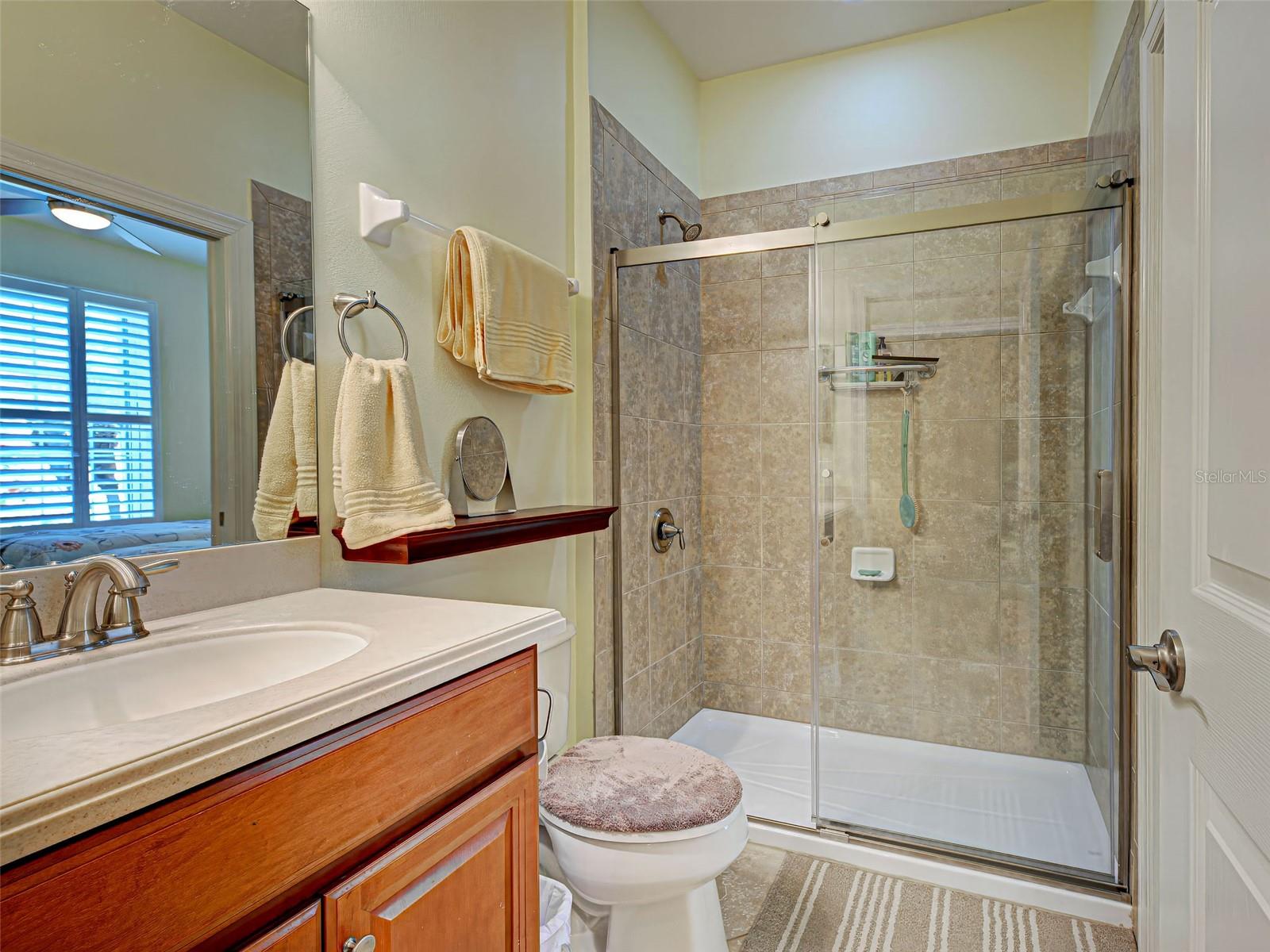 275 Capulet Dr Property Photo 30