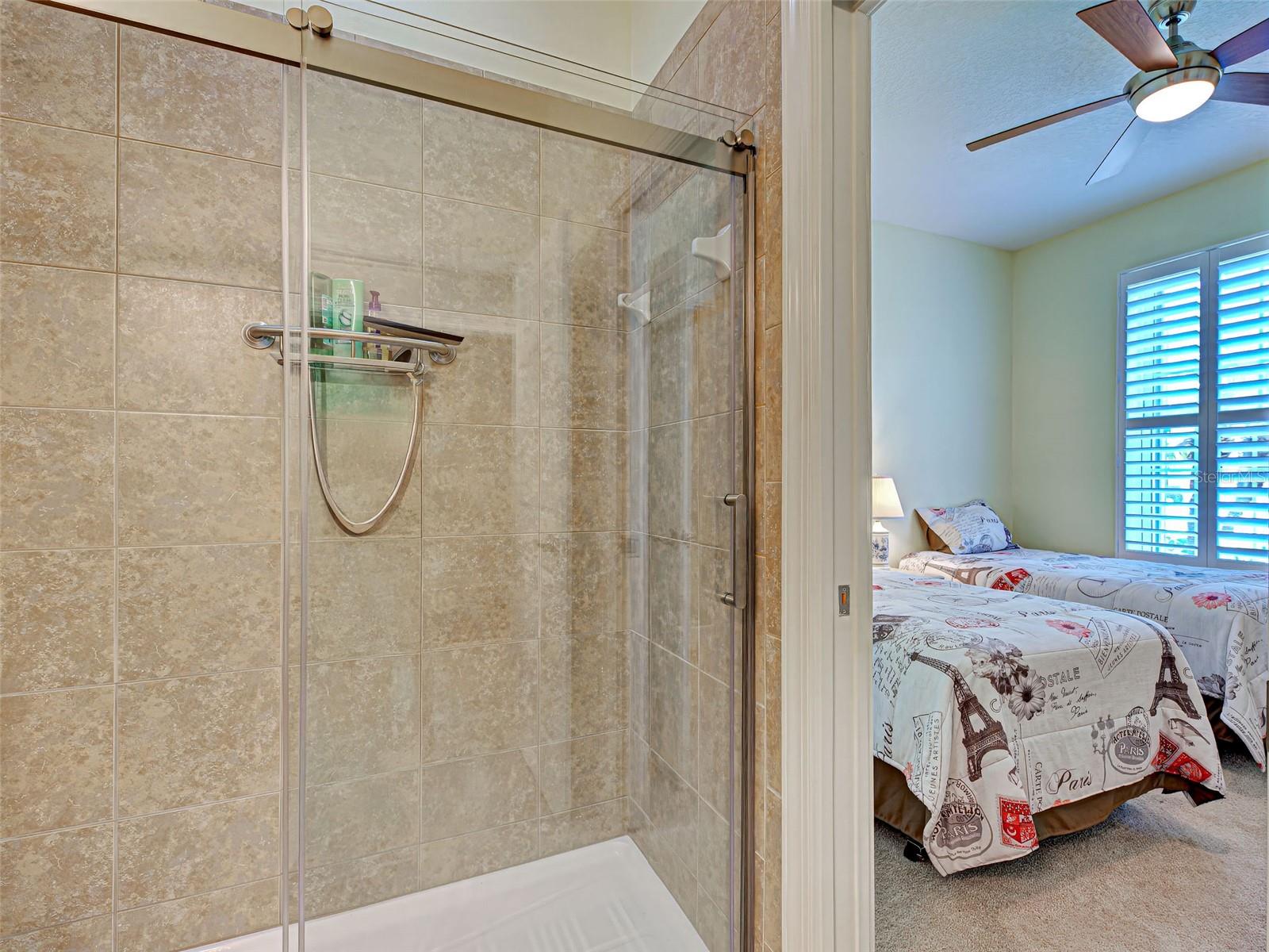275 Capulet Dr Property Photo 31