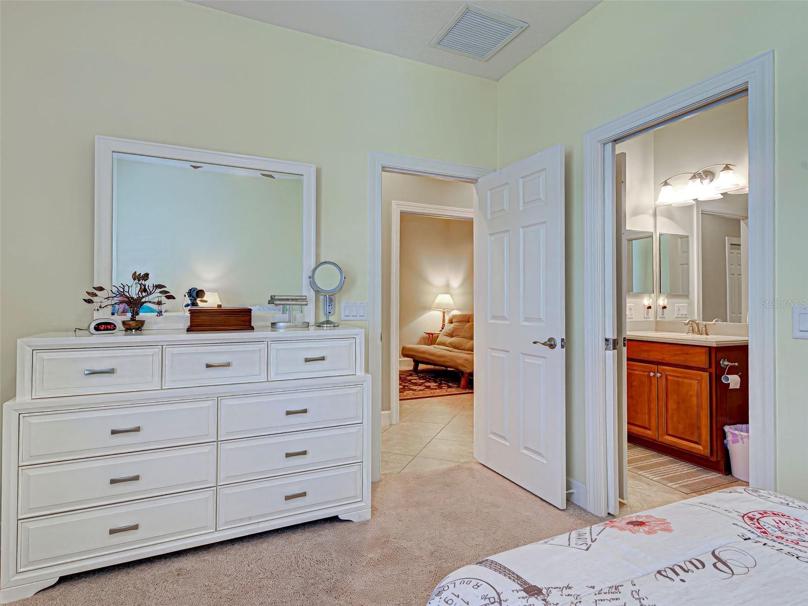 275 Capulet Dr Property Photo 34