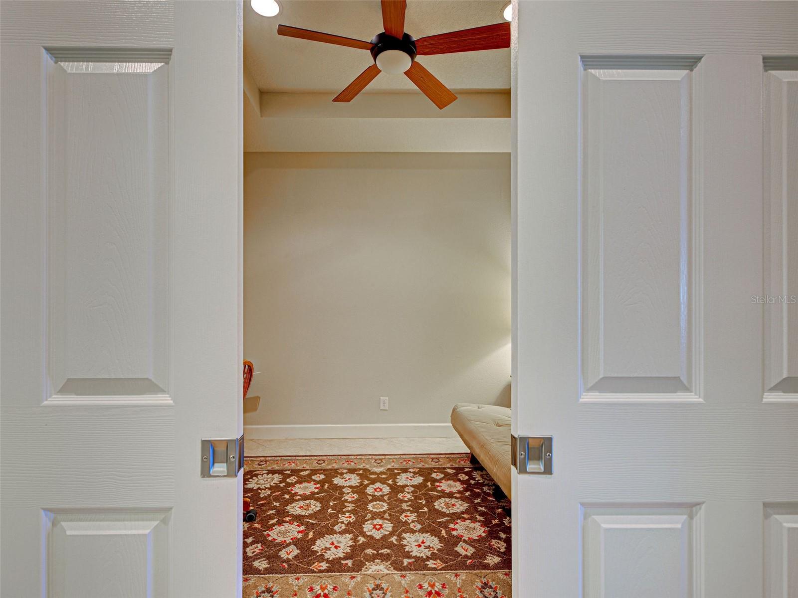 275 Capulet Dr Property Photo 35