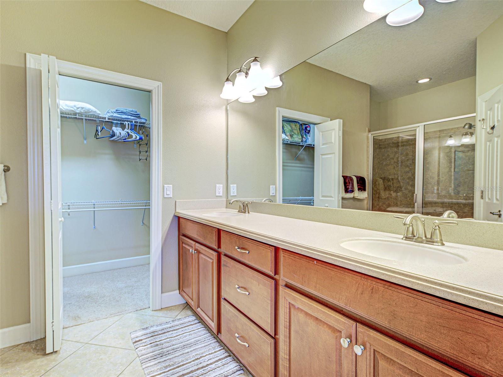 275 Capulet Dr Property Photo 42