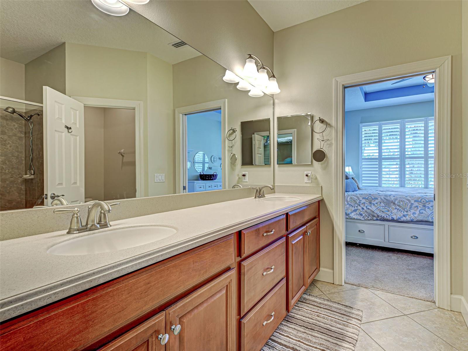 275 Capulet Dr Property Photo 45