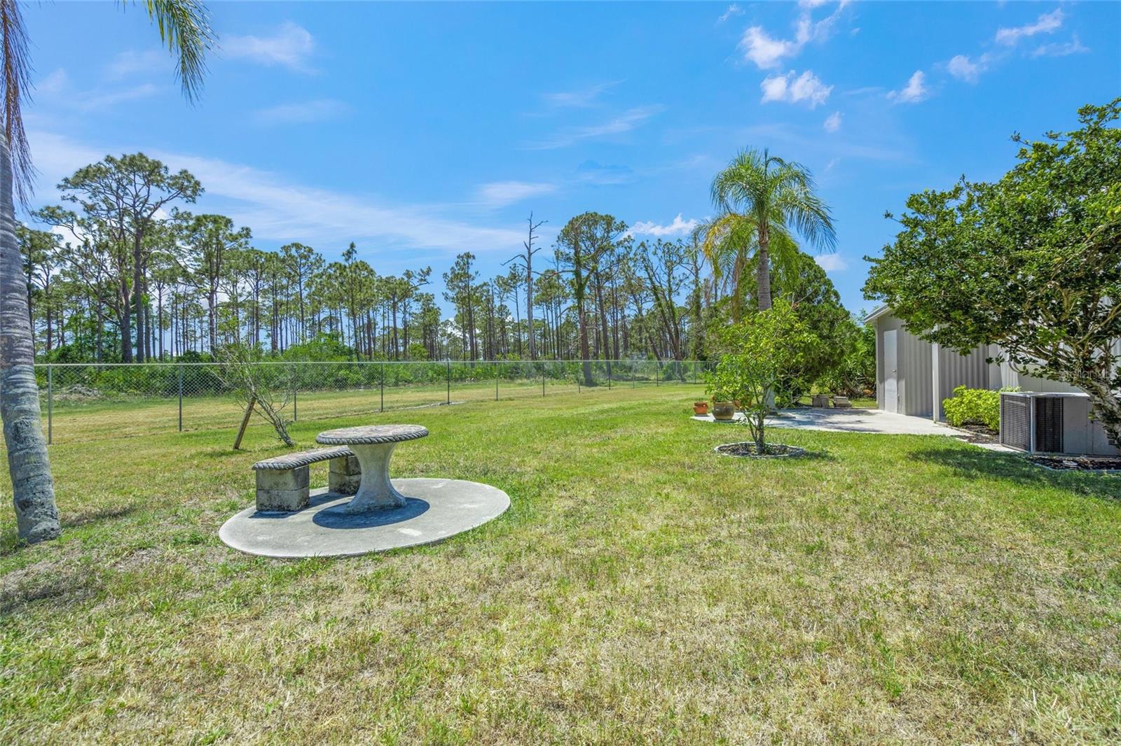 925 Iglesia Dr Property Photo 24
