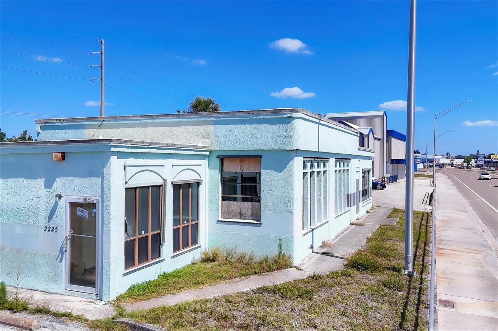 2225 S Tamiami Tr S Property Photo 14