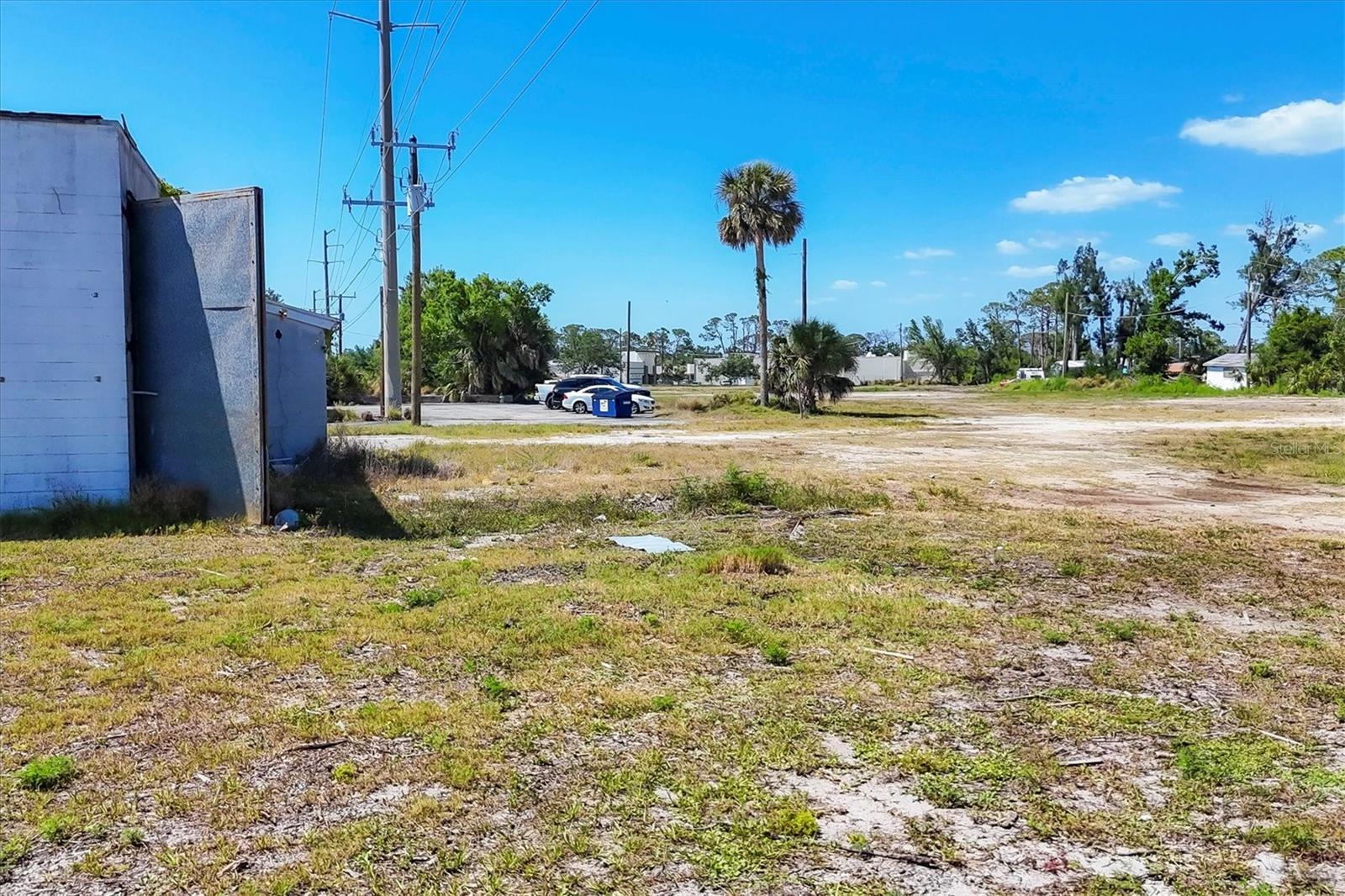2225 S Tamiami Tr S Property Photo 18