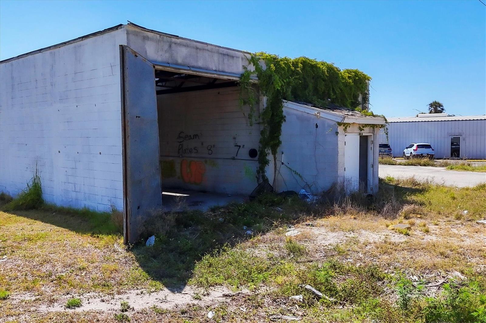 2225 S Tamiami Tr S Property Photo 19
