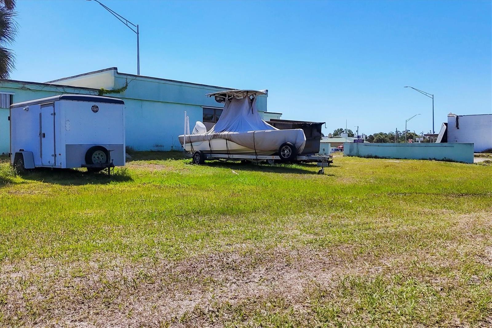 2225 S Tamiami Tr S Property Photo 28