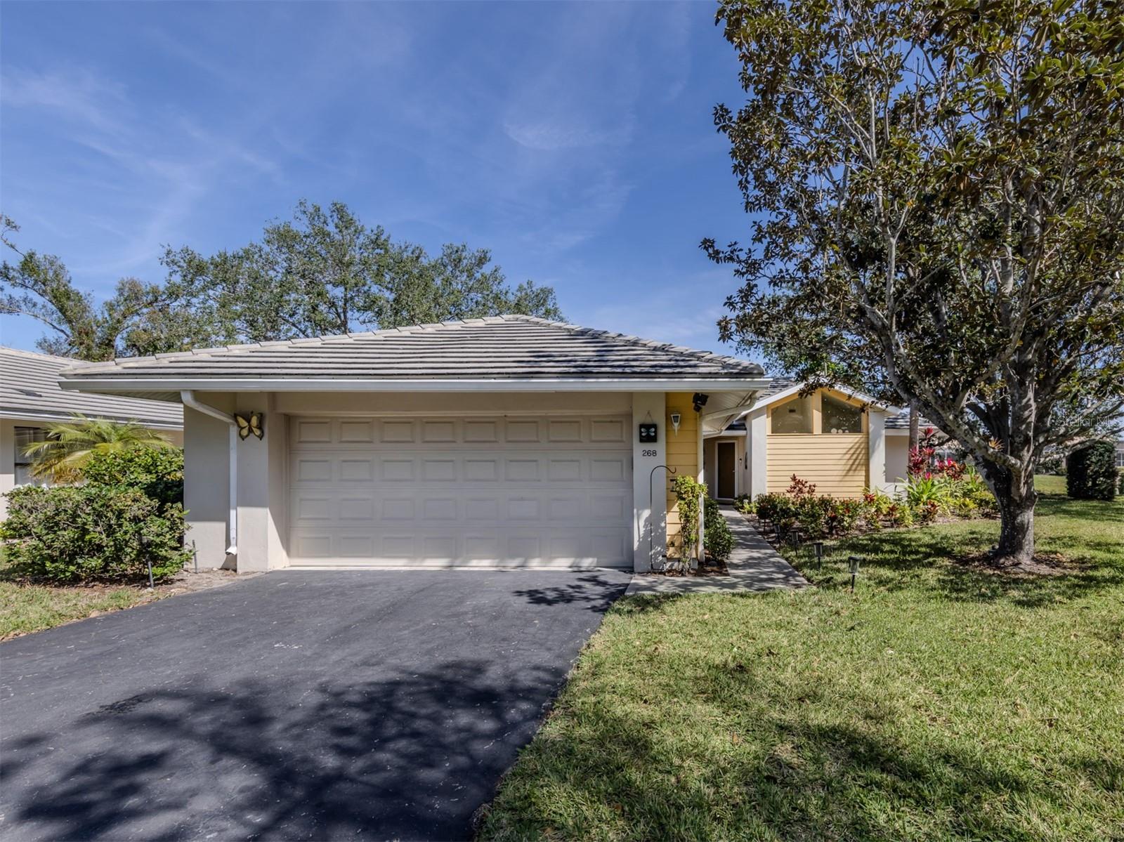 268 SOUTHAMPTON DR #309 Property Photo 1