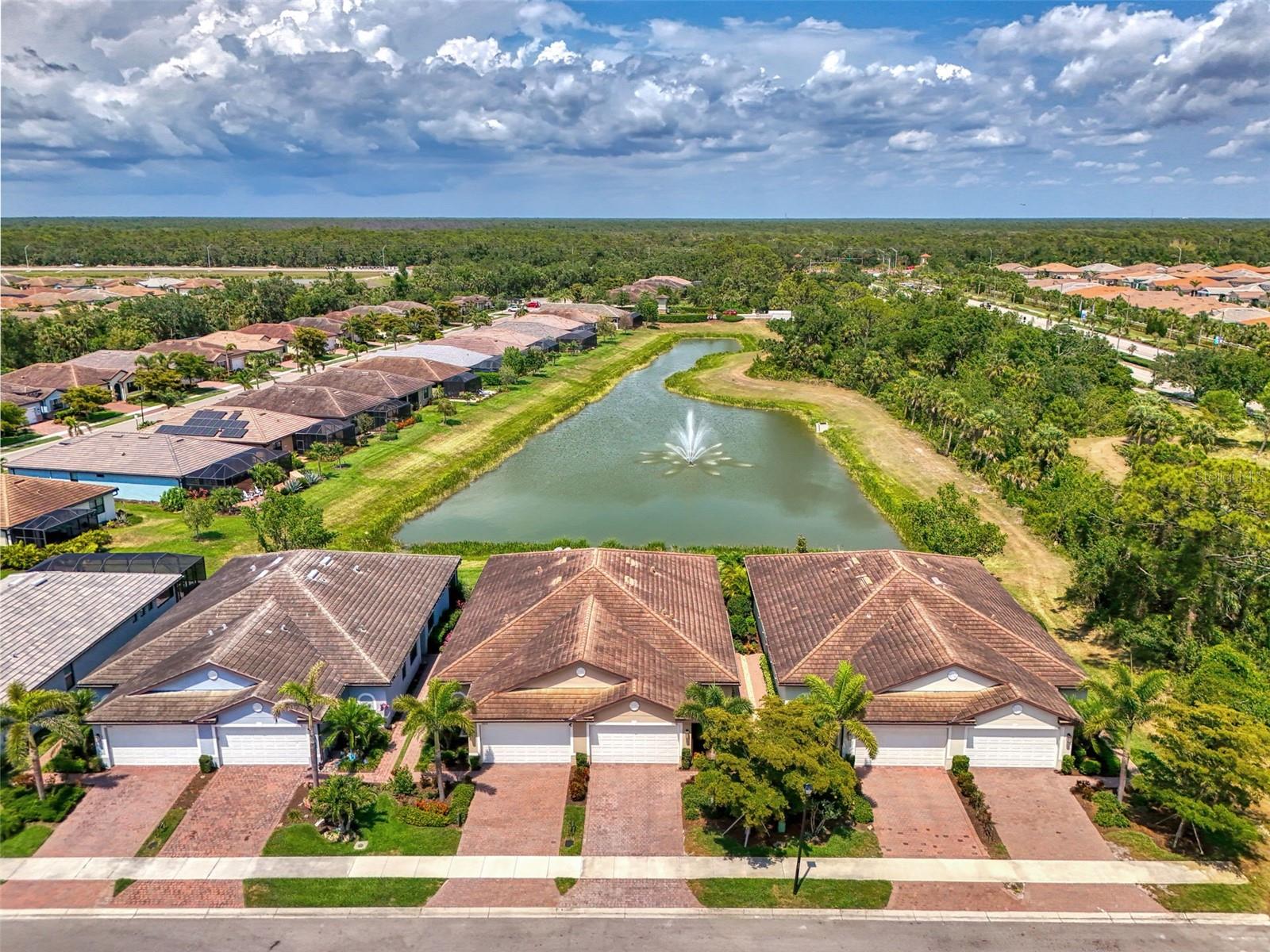 20636 Swallowtail Ct Property Photo 4