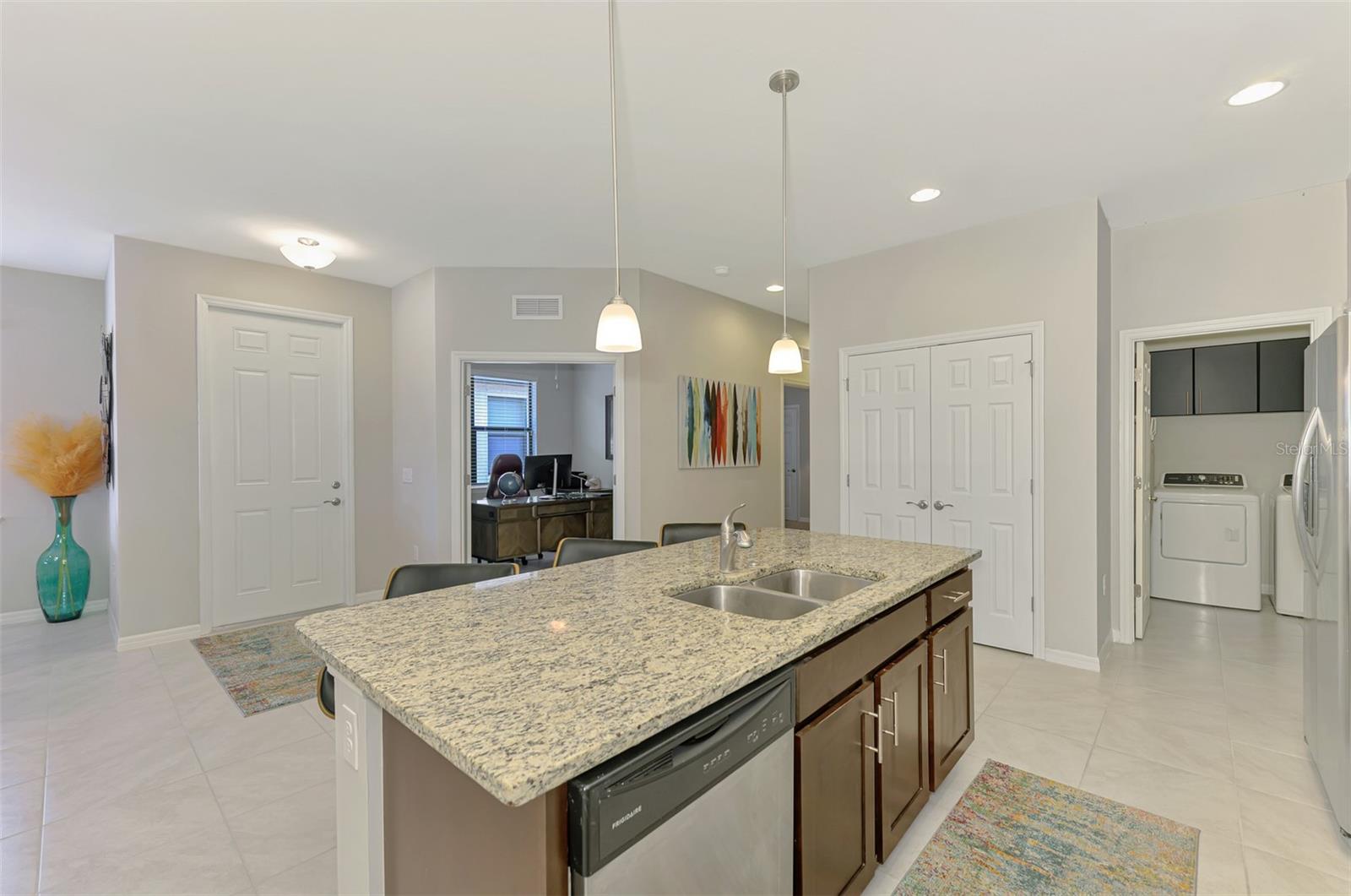 20636 Swallowtail Ct Property Photo 27