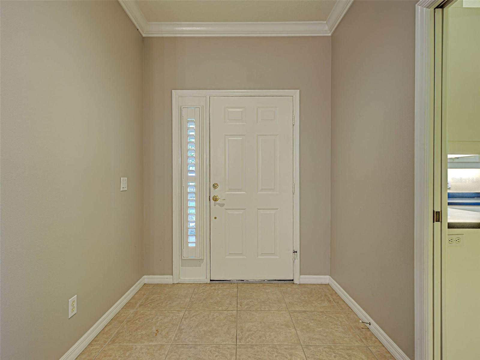 912 Barclay Ct Property Photo 8