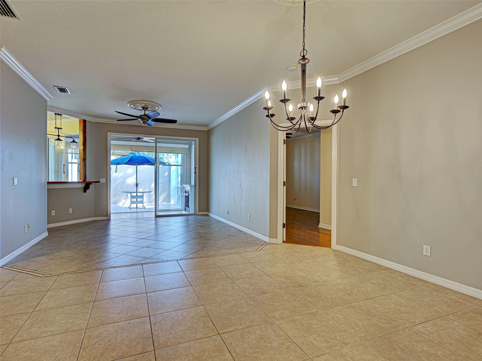912 Barclay Ct Property Photo 11