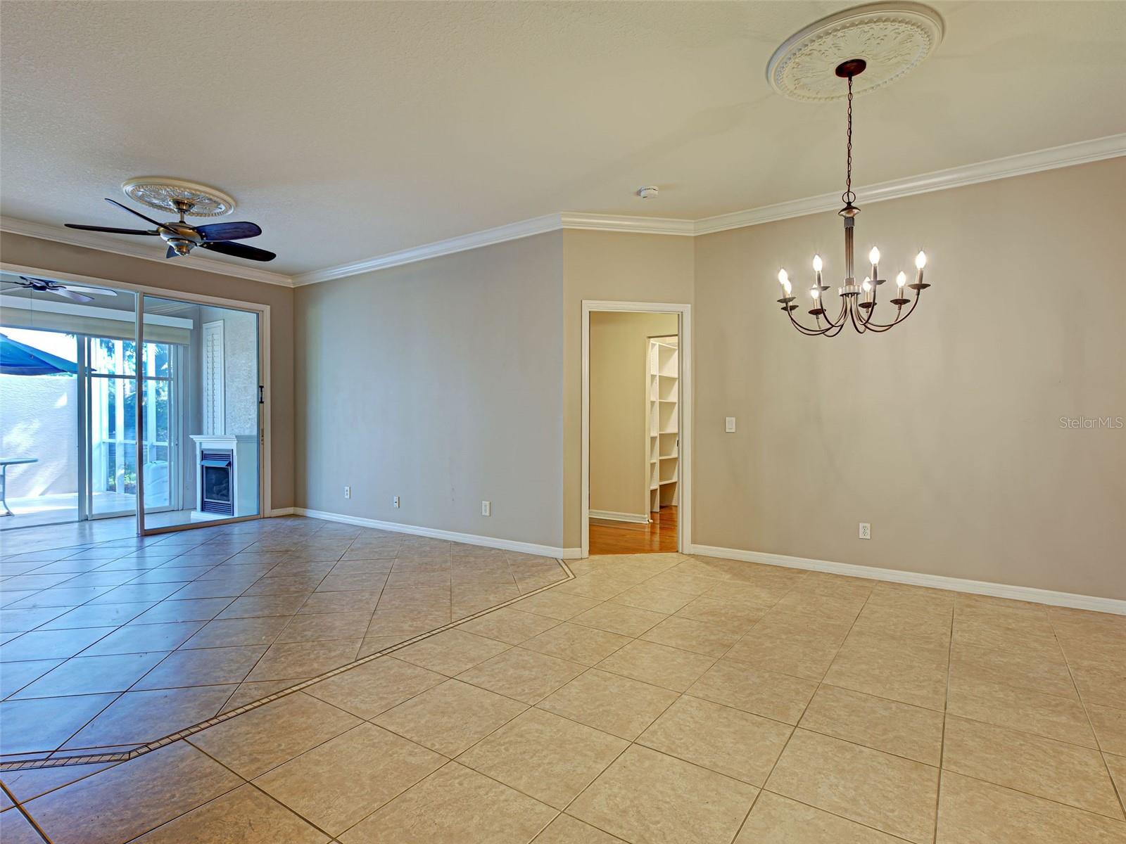 912 Barclay Ct Property Photo 12