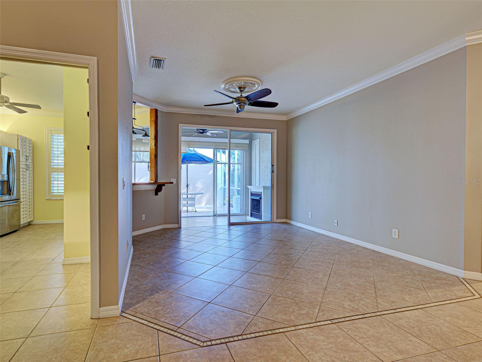 912 Barclay Ct Property Photo 13