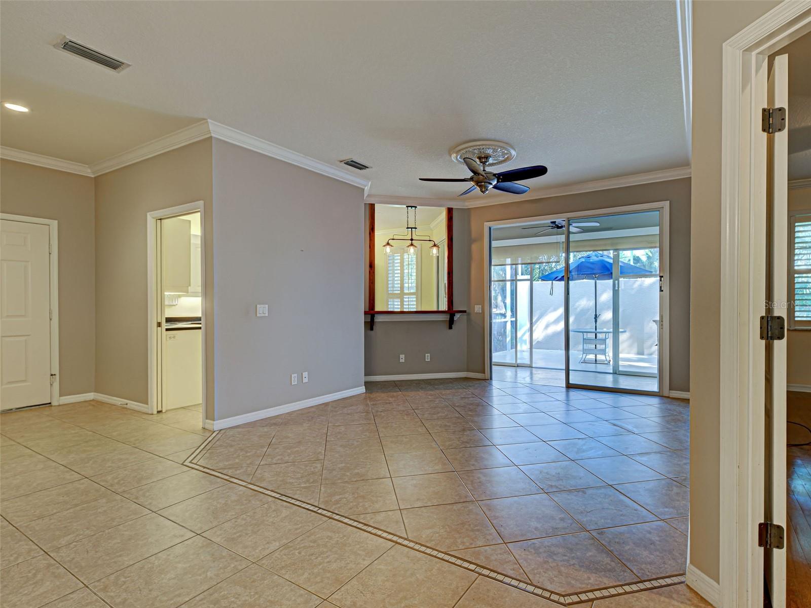 912 Barclay Ct Property Photo 14