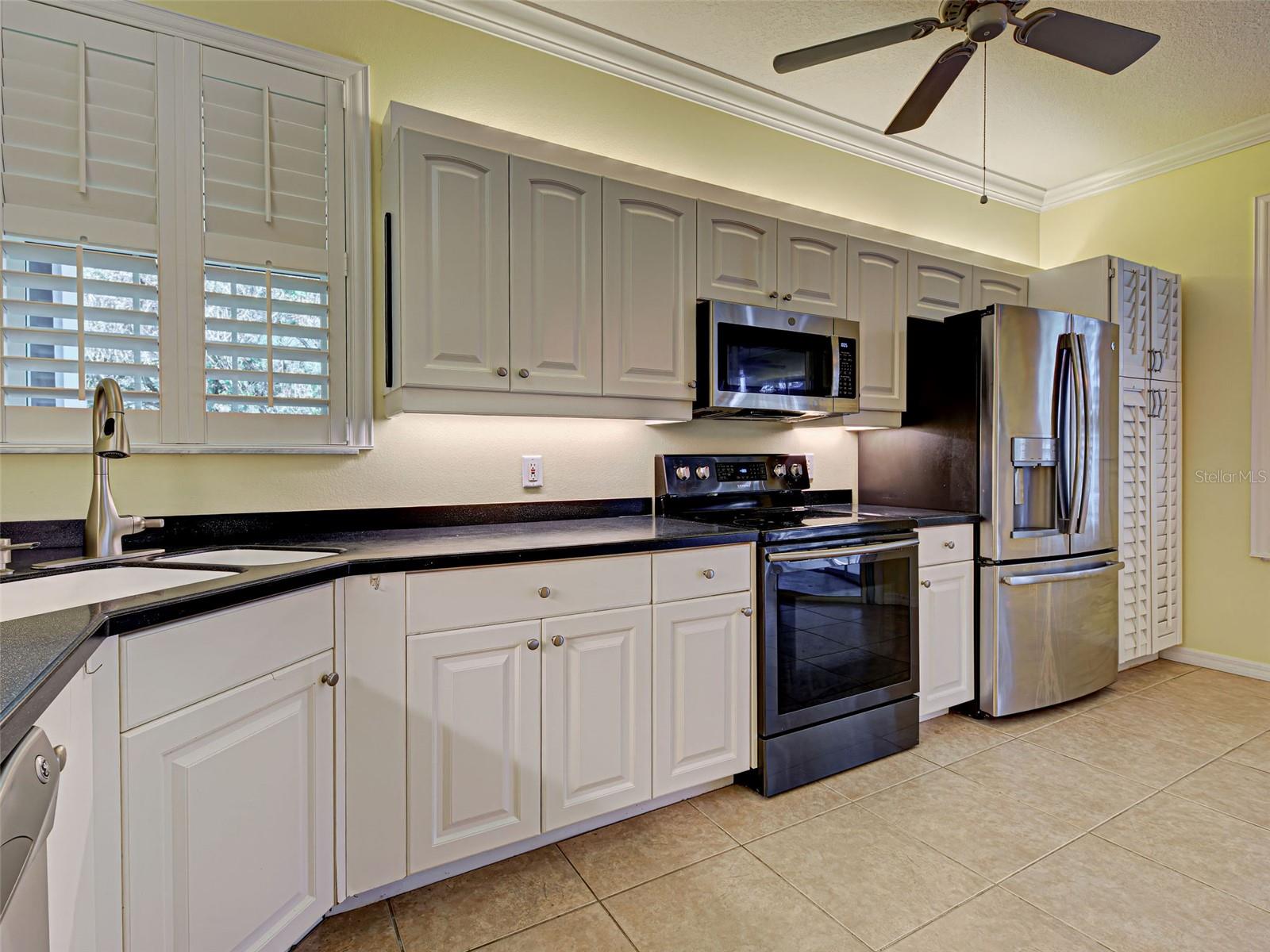 912 Barclay Ct Property Photo 18