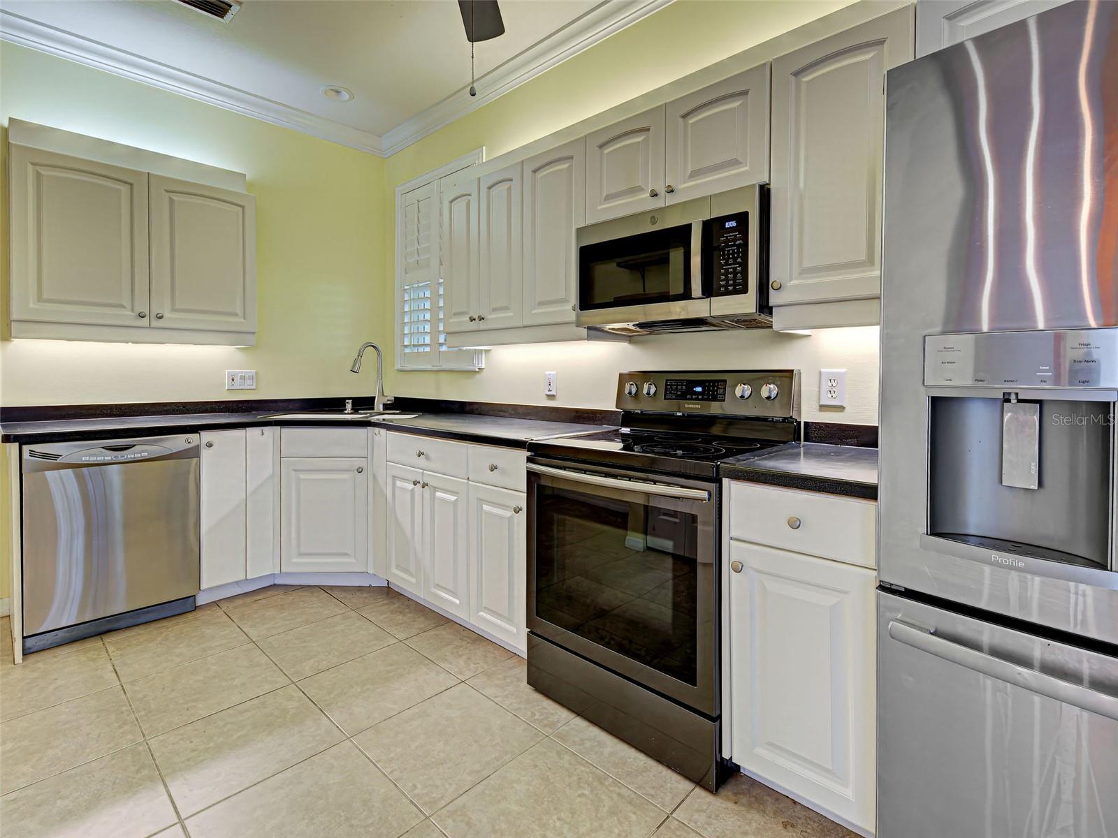 912 Barclay Ct Property Photo 19