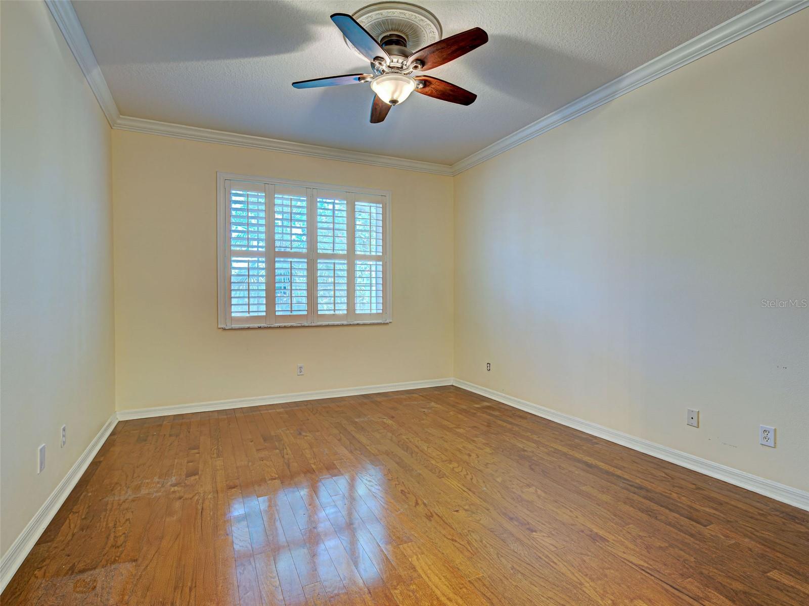 912 Barclay Ct Property Photo 23