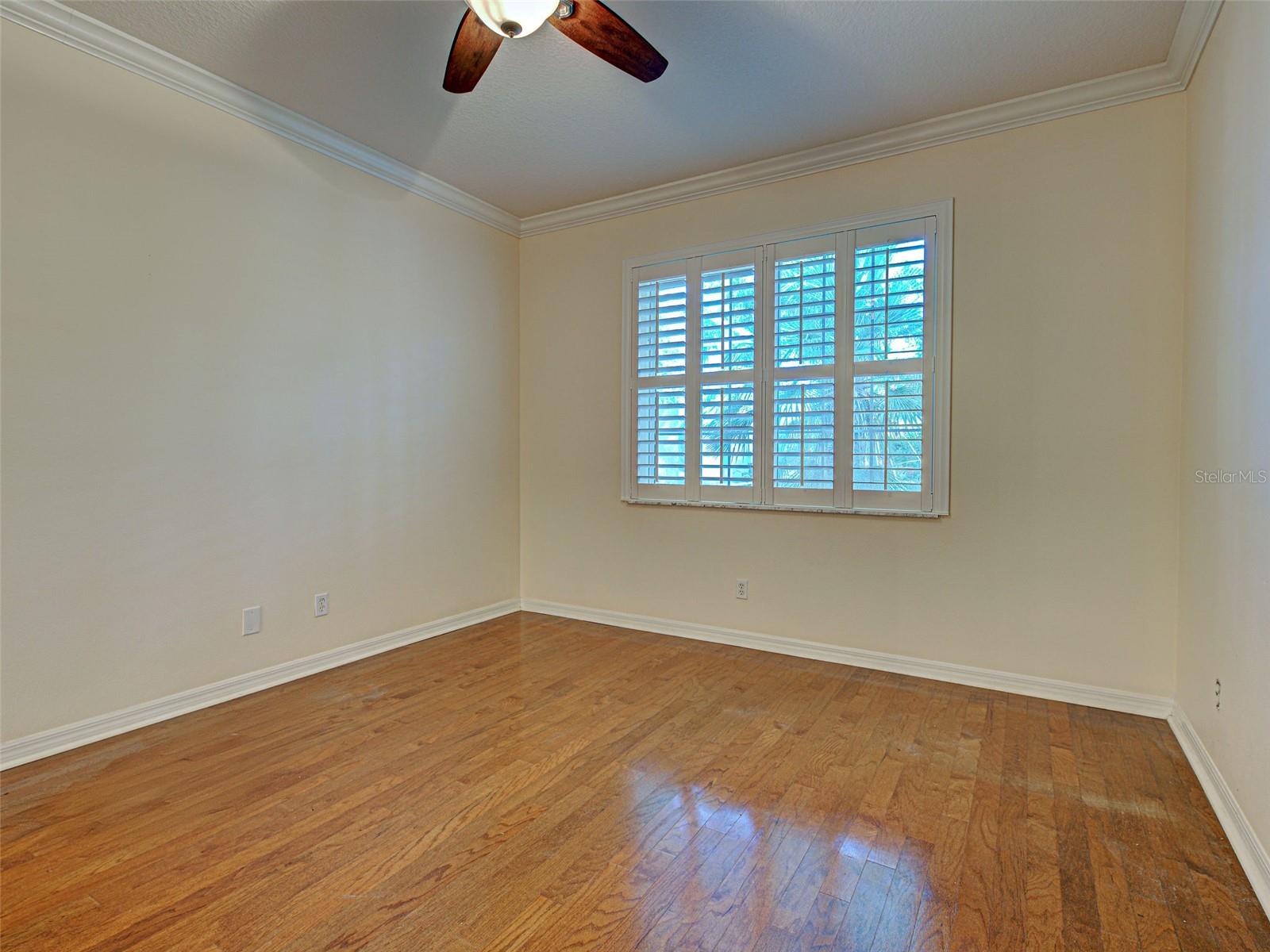 912 Barclay Ct Property Photo 24