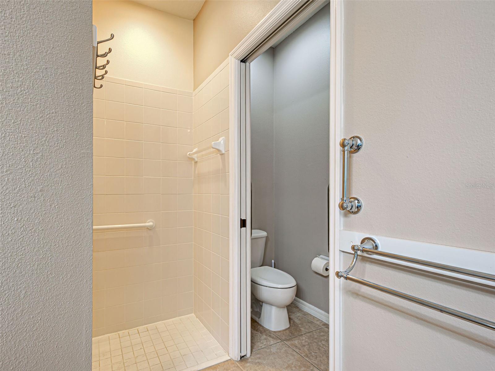 912 Barclay Ct Property Photo 29