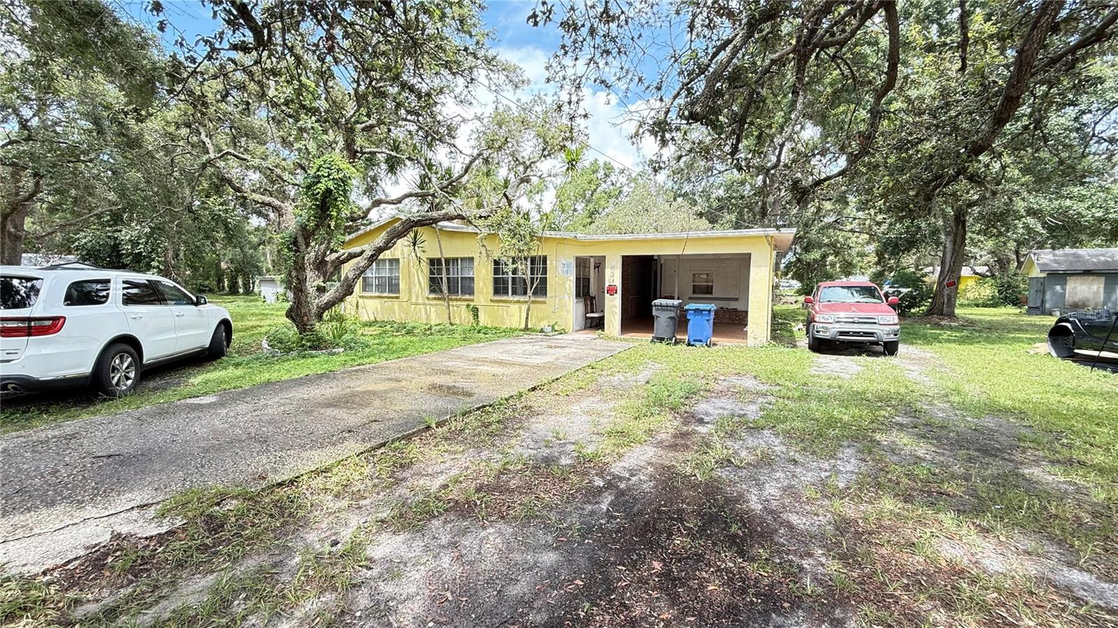 620 Winham St Property Photo 3