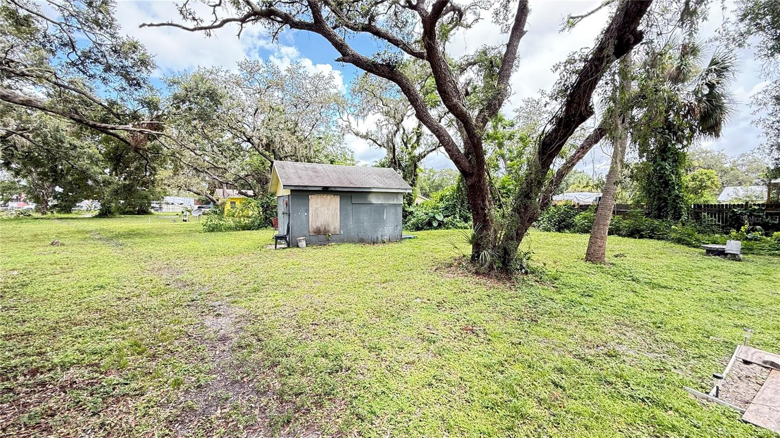 620 Winham St Property Photo 4