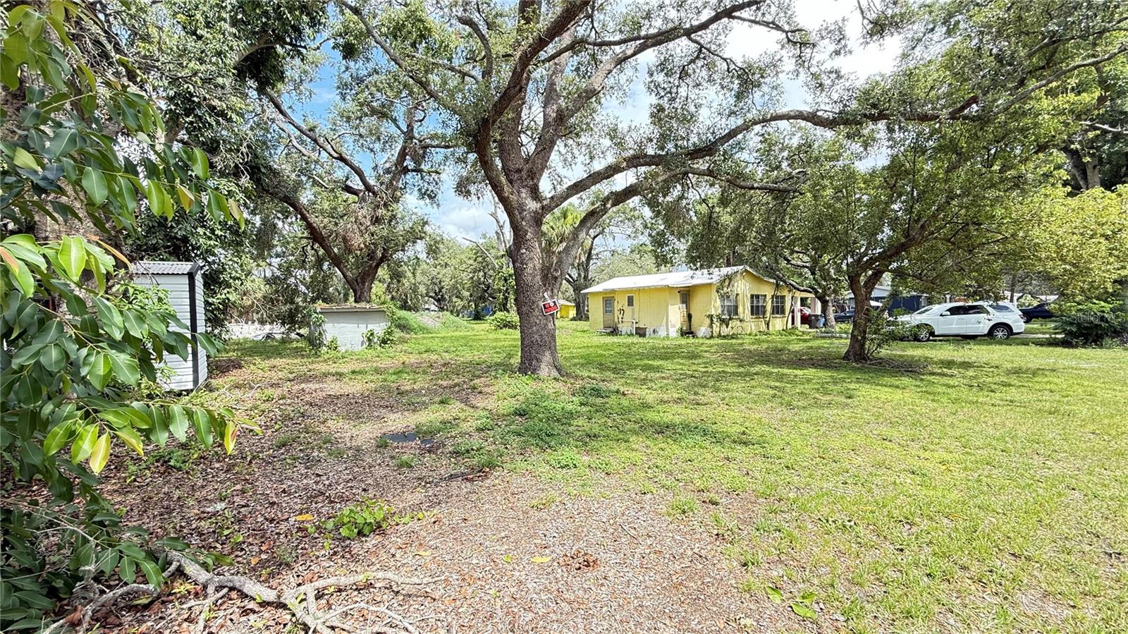 620 Winham St Property Photo 9