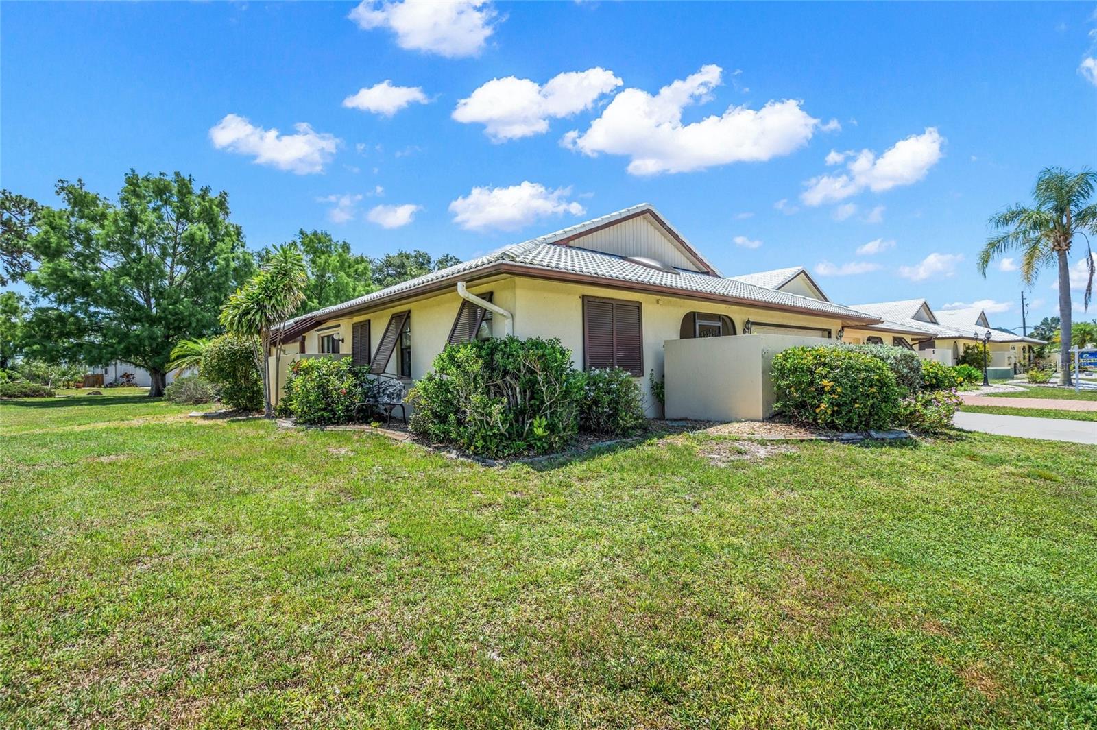 98 DRIFTING SANDS DR Property Photo 1