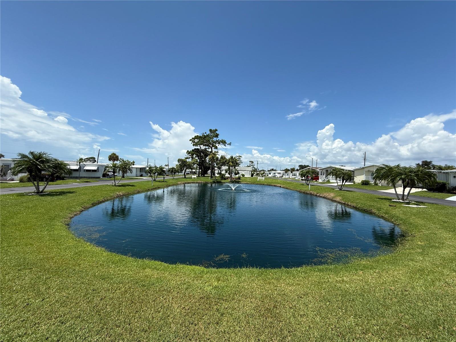 231 Inner Dr E Property Photo 3