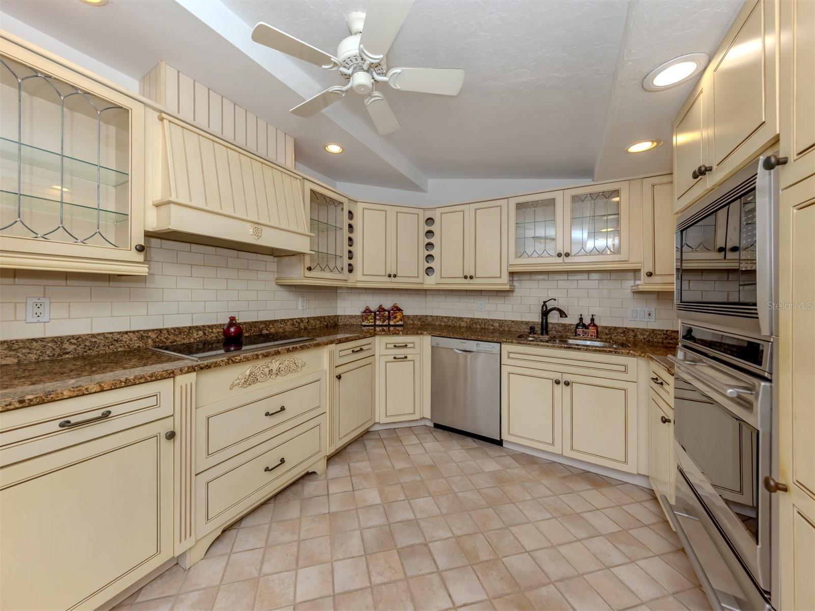 726 Eagle Point Dr Property Photo 15