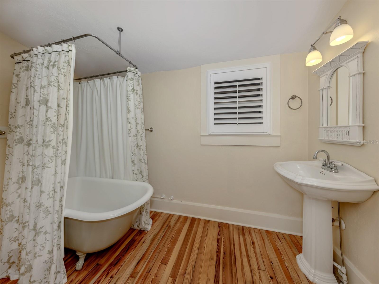 726 Eagle Point Dr Property Photo 24