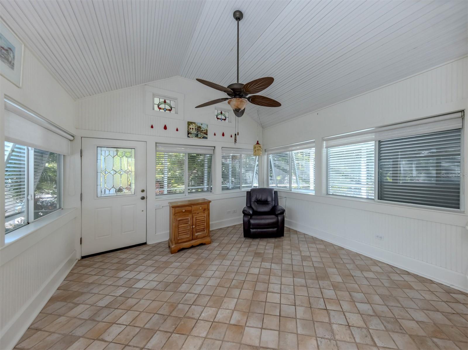 726 Eagle Point Dr Property Photo 25