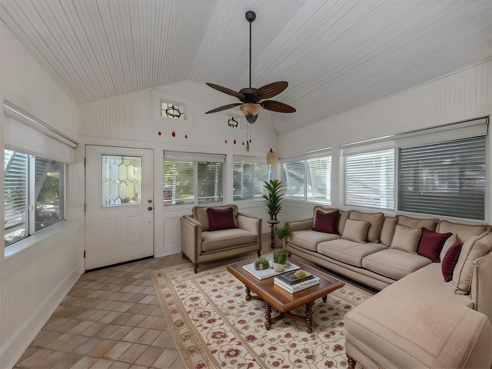 726 Eagle Point Dr Property Photo 26